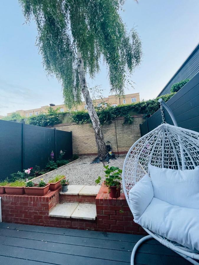 Riverside Premium En Suite Double Room E14 London Bagian luar foto